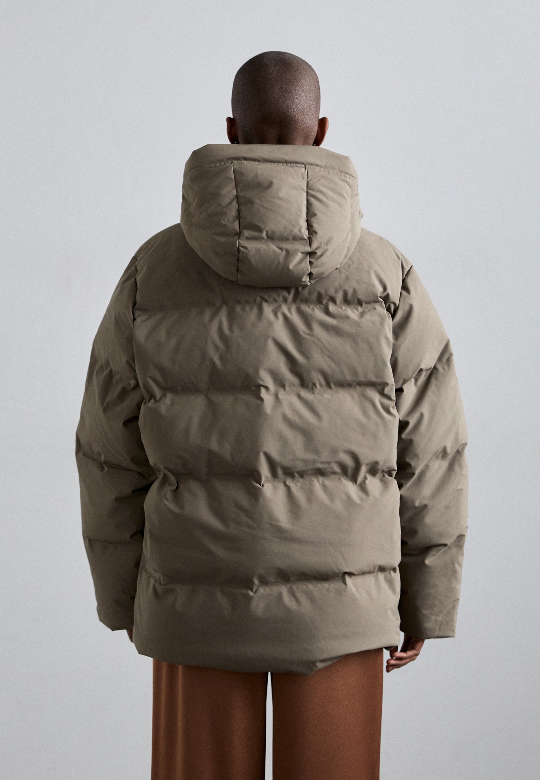 Holzweiler BESSEGGEN JACKET - Down jacket - taupe - Zalando.co.uk
