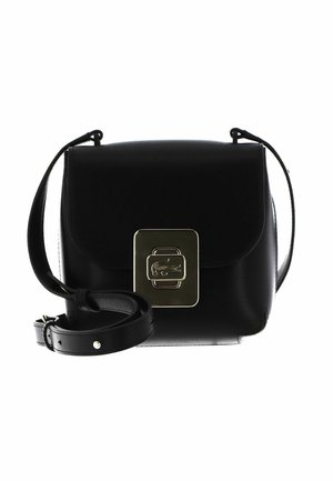 Schwarze Leder-Umhängetasche mit rechteckiger Form, glänzendem goldfarbenem Verschluss und verstellbarem Riemen. Auffälliges Logo-Detail am Verschluss.