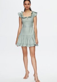 adL FRILLED  - Denní šaty - almond green