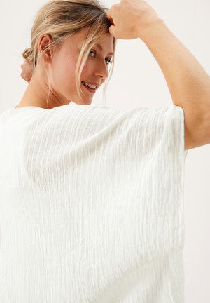 Cape - white
