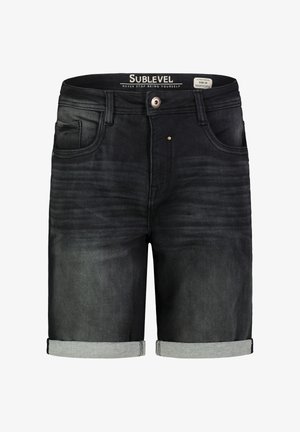 Schwarze Denim-Shorts mit umgeschlagenen Bündchen, vorderen Taschen, Knopfverschluss und "Sublevel"-Branding innen im Bund.