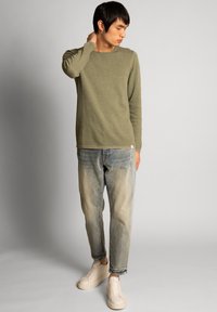 Nowadays Trui - oliv