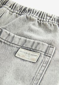 Next BERMUDA - REGULAR FIT - Jeansshorts - grey