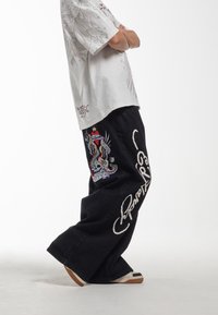 Ed Hardy - NY CITY XTRA OVERSIZED  - Relaxed fit jeans - black Thumbnail Image 1
