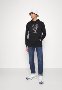 CLOSURE London HEART HOODY - Camisola - black