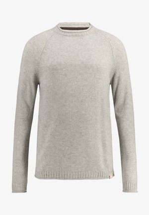 Hellgrauer Strickpullover mit rundem Halsausschnitt, langen Raglanärmeln sowie ribbeden Bündchen und Saum. Mit einem kontrastierenden Detail am inneren Halsausschnitt.