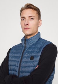 Marc O'Polo Colete - grayed blue