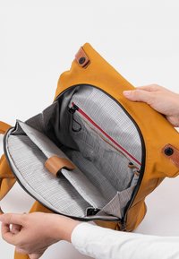 Aunts & Uncles WAKAYAMA - Tagesrucksack - butterscotch