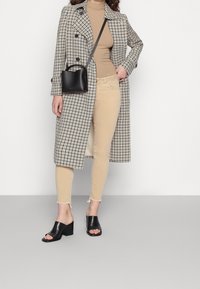 Calvin Klein Stickad tröja - beige