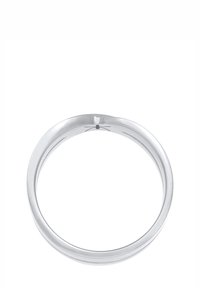 Sølvmetalring med en glat, skinnende finish. Har en afrundet form og subtile indgraverede detaljer på overfladen. Minimalistisk design.