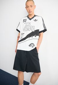 adidas Originals MEGABREAK - Treniņtērpa apakšdaļas - black