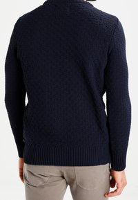 Kronstadt Stickad tröja - dark blue