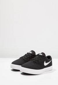 Nike SB SB CHECK CANVAS - Gördeszkacipők - black/white