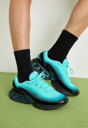 Nike Sportswear AIR MAX DN - Matalavartiset tennarit - dusty cactus/black/aqua/dynamic turq