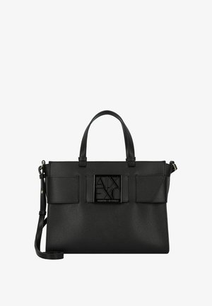 Borsa a mano in pelle nera con doppie maniglie superiori, tracolla removibile e logo impresso sul davanti. Presenta un design strutturato e tasche.