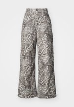Jaded London LEOPARD COLOSSUS - Jeans Relaxed Fit - brown/braun 