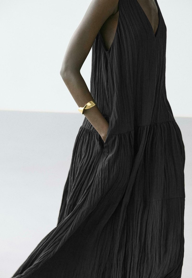 massimo dutti black pleated dress Flowing pleated midi dress Black Dress