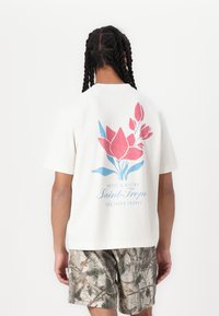 Abercrombie & Fitch - LUXURY HOTEL - Majica kratkih rukava s printom - white Minijatura 1