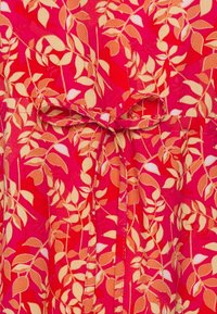 Vero Moda Petite Freizeitkleid - pink