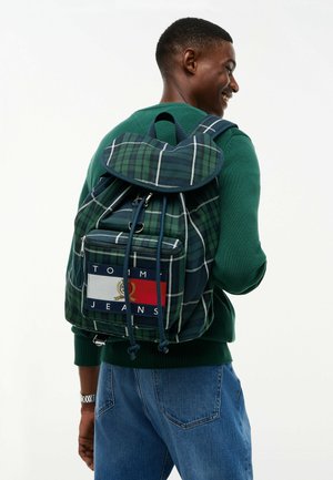 Tommy Jeans, TOMMY JEANS ARCHIVE FLAG BADGE CHECK BACKPACK - Zaino - green archive check
