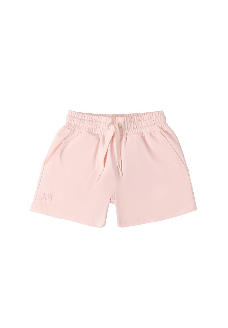 Pantalones cortos de color rosa claro hechos de una tela suave, con una cinturilla elástica y un cordón, dos bolsillos laterales y un logotipo grabado en la parte frontal.