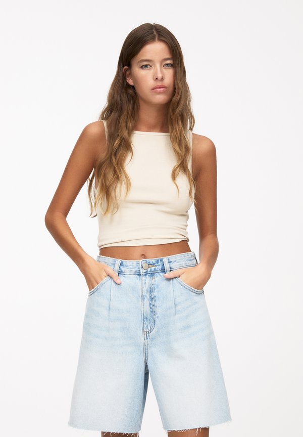 WITH DARTS - BERMUDA - Jeans Shorts