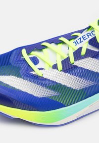 adidas Performance ADIZERO ADIOS 8 - Sapatos para corrida em estrada - lucid blue/zero metallic/lucid lemon