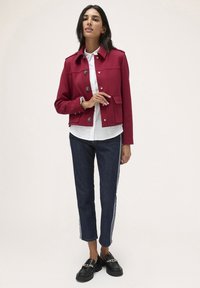 Motivi MONOPETTO CON MOSTRINE - Giacca da mezza stagione - rosso