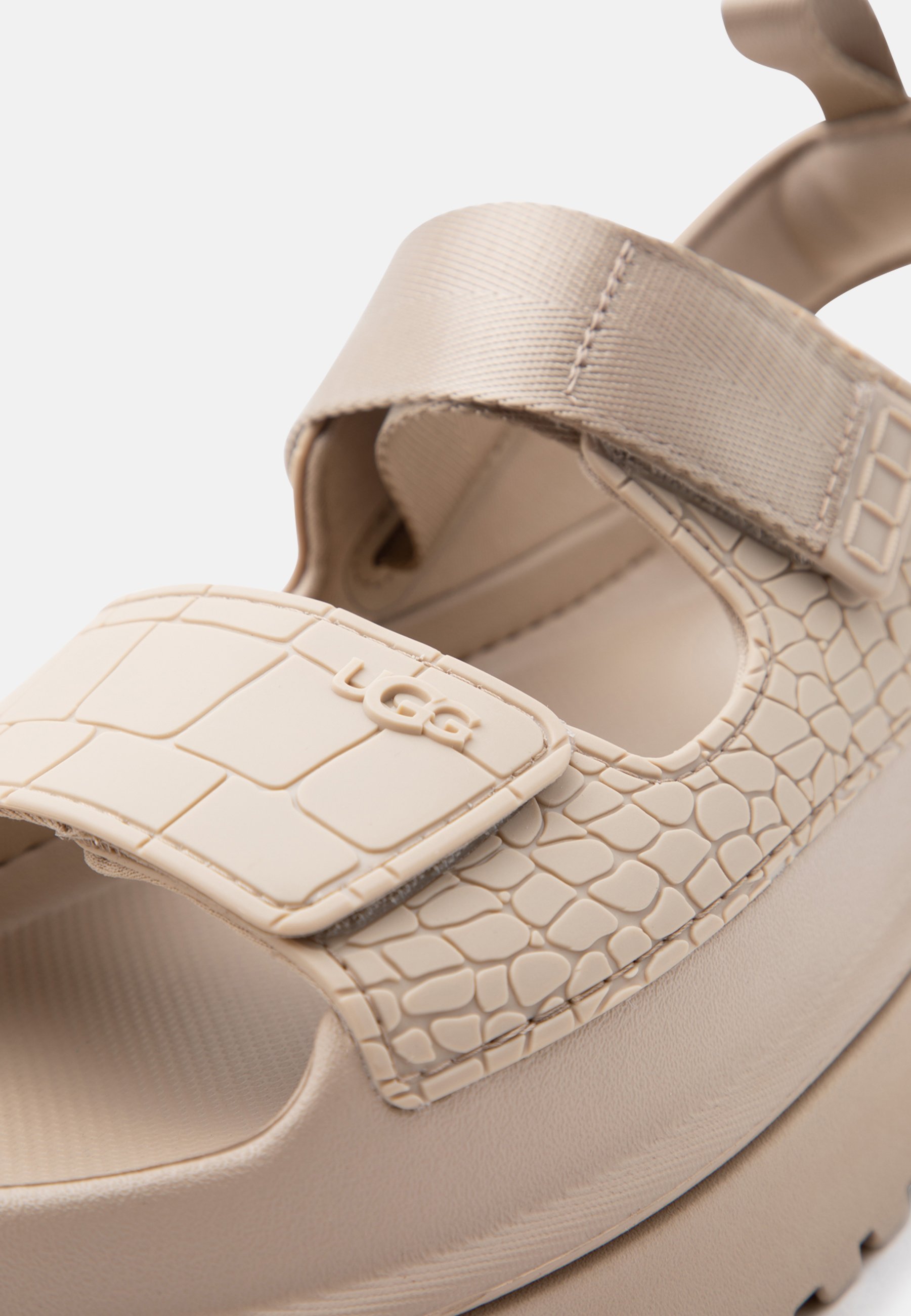 UGG GOLDENGLOW EMBOSSED - Platform sandals - mustard seed/sand