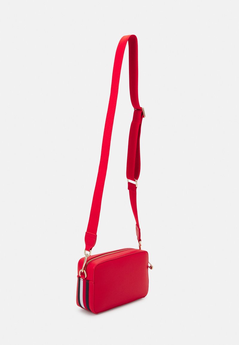 red bag tommy hilfiger