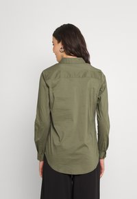 JDY JDYMIO SHIRT - Blusa com botões - kalamata