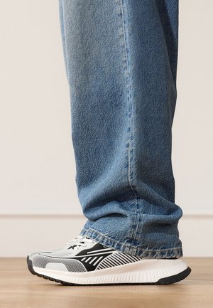 Manfield, MANFIELD GRAUE LEDERSNEAKER - Sneakers basse - grau