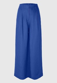 Plati kojinės ryškiai mėlynos spalvos audiniu, su aukštu liemeniu, priekinėmis raukšlėmis ir lygiu paviršiumi, užtikrinančiu laisvą prigludimą.