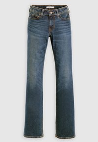 Jean droit en denim bleu avec fermeture bouton et fermeture éclair, poches avant et arrière, et détails d'effacement subtils.