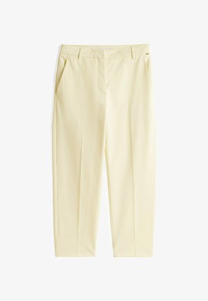 Hellegelbe Hose mit geradem Schnitt, seitlichen Taschen und vorderen Falten. Glatte Textur, maßgeschneiderte Passform und subtile Kontrastdetails.