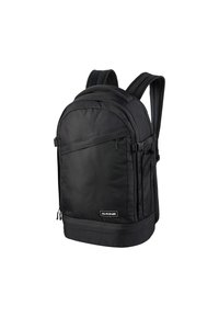 Zaino nero con superficie texture, dotato di spallacci regolabili, tasca frontale con cerniera e etichetta con logo. Design in tessuto robusto.