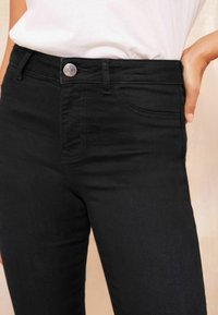 Friends Like These PETITE FIT - HIGH WAISTED - Vaqueros pitillo - inky blue