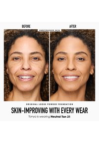 Voor en na afbeeldingen die huidverbeteringen laten zien met behulp van losse poederfoundation. De huidskleur lijkt egaler, met een gladde textuur en vermindering van onzuiverheden.