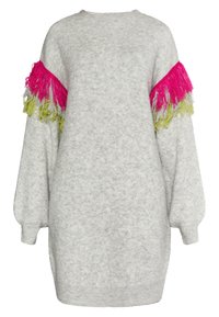 Rochie tricotată gri cu mâneci lungi, accentuate cu franjuri roz și verzi. Textură moale și croială lejeră, cu un decolteu rotund.