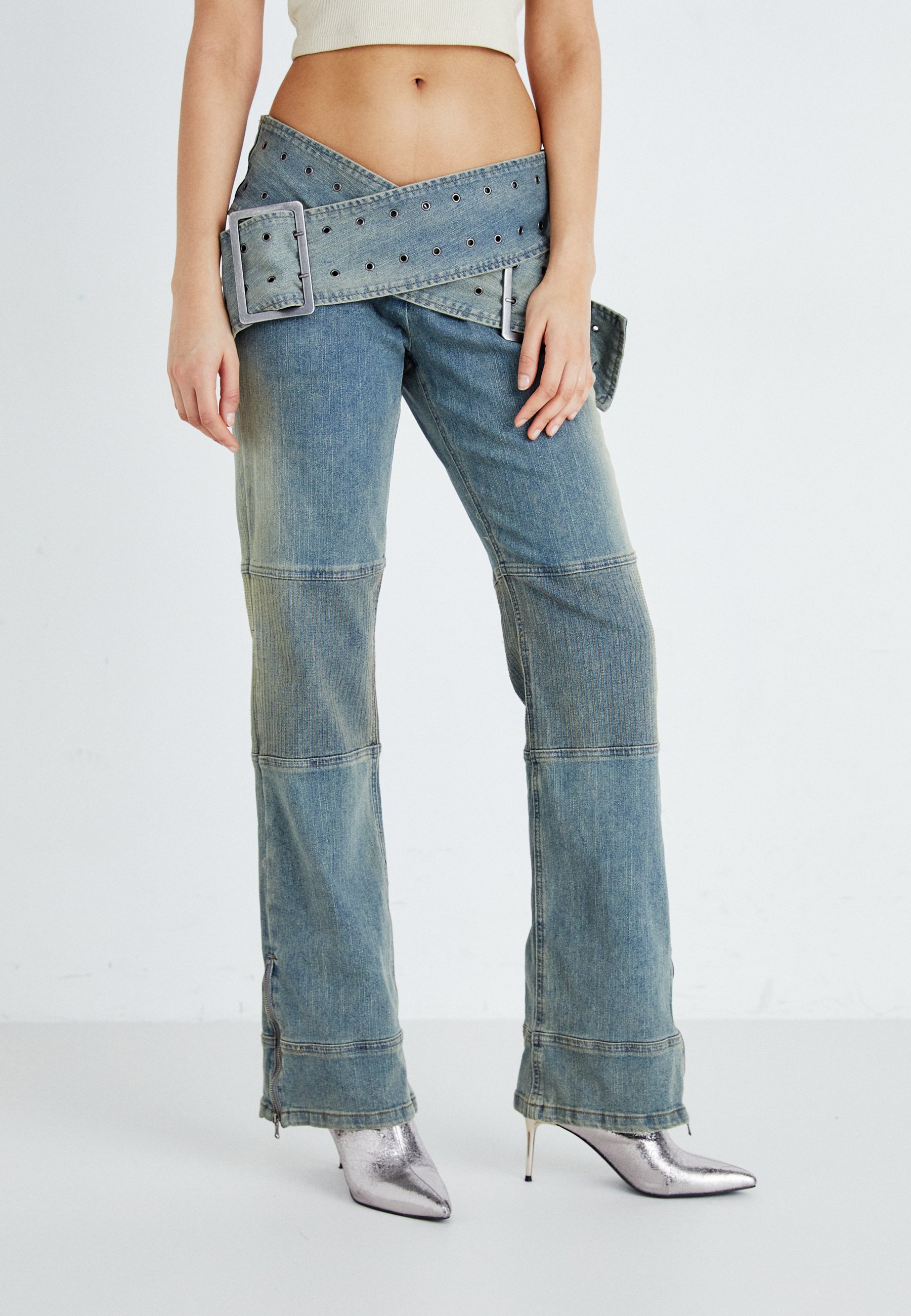 Jaded London ASSASSIN - Flared Jeans - light blue/light-blue