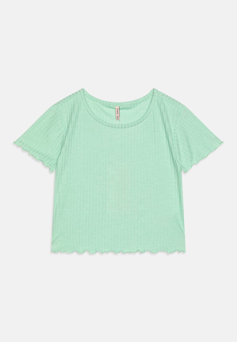 Gaiši zaļa īsa krekla apakšdaļa, izgatavota no ribota auduma, ar noapaļotu kakla izgriezumu un viļņotām īsajām piedurknēm.