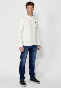 Koroshi Vesta - crudo offwhite