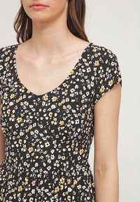 ONLY Vapaa-ajan mekko - off-white