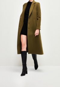 adL Abrigo clásico - olive