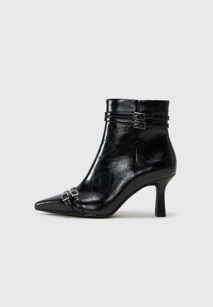 Tamaris Wedge Ankle Boots - black