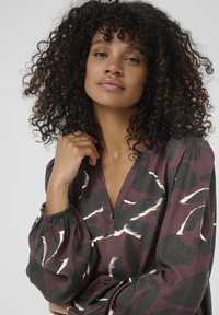 Kaffe BEATE AMBER - Blouse - windsor wine black flower