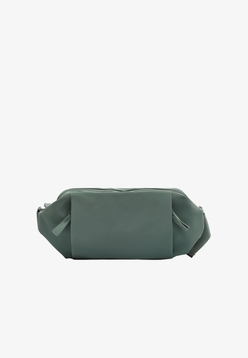 Groene nylon heupzak met een gladde textuur, voorzien van een centrale ritscompartiment en twee zij-ritsjes. Verstelbare schouderband.