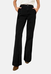 PETITE  POCKET TAILORED  - Široke nogavice - washed black