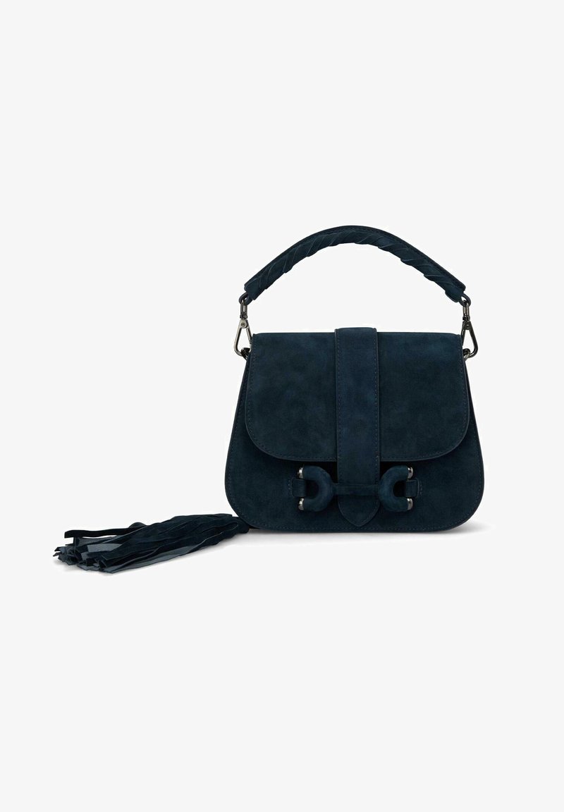 Ciemnoniebieska torebka z zamszu z klapką, plecionym uchwytem i długim detalem w postaci frędzla. Posiada zamek i gładką strukturę.