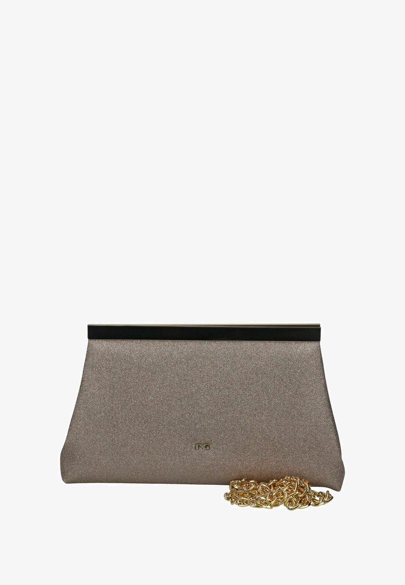 Pochette taupe scintillante con cornice superiore in metallo nero e tracolla a catena dorata staccabile arrotolata alla base.